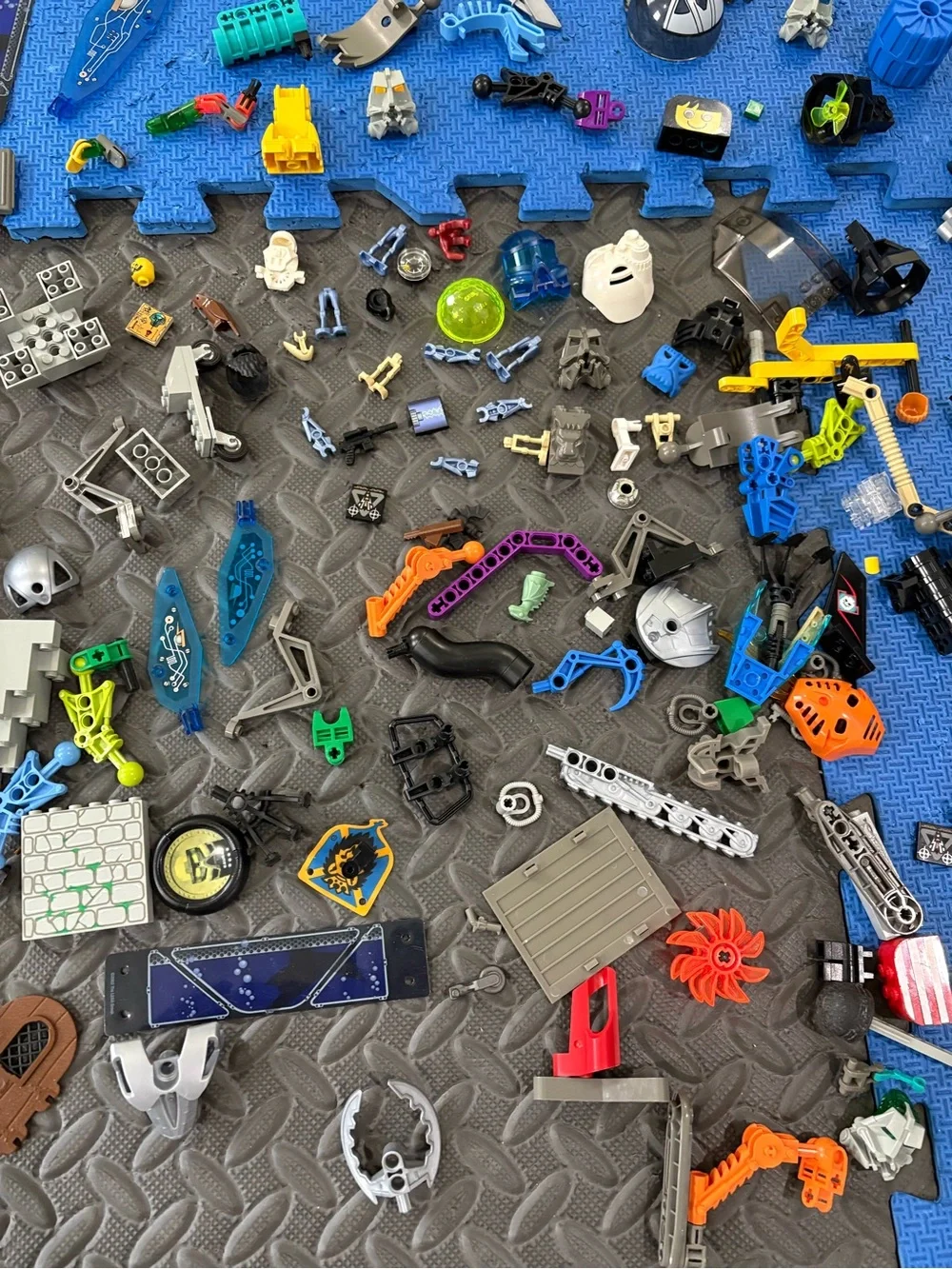 Lego please see